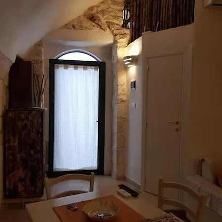 Foglia D'ulivo * Ostuni