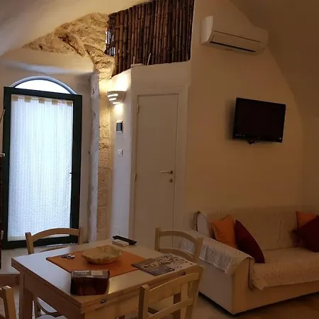 Foglia D'ulivo * Ostuni